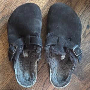 dark brown fur birkenstock boston’s